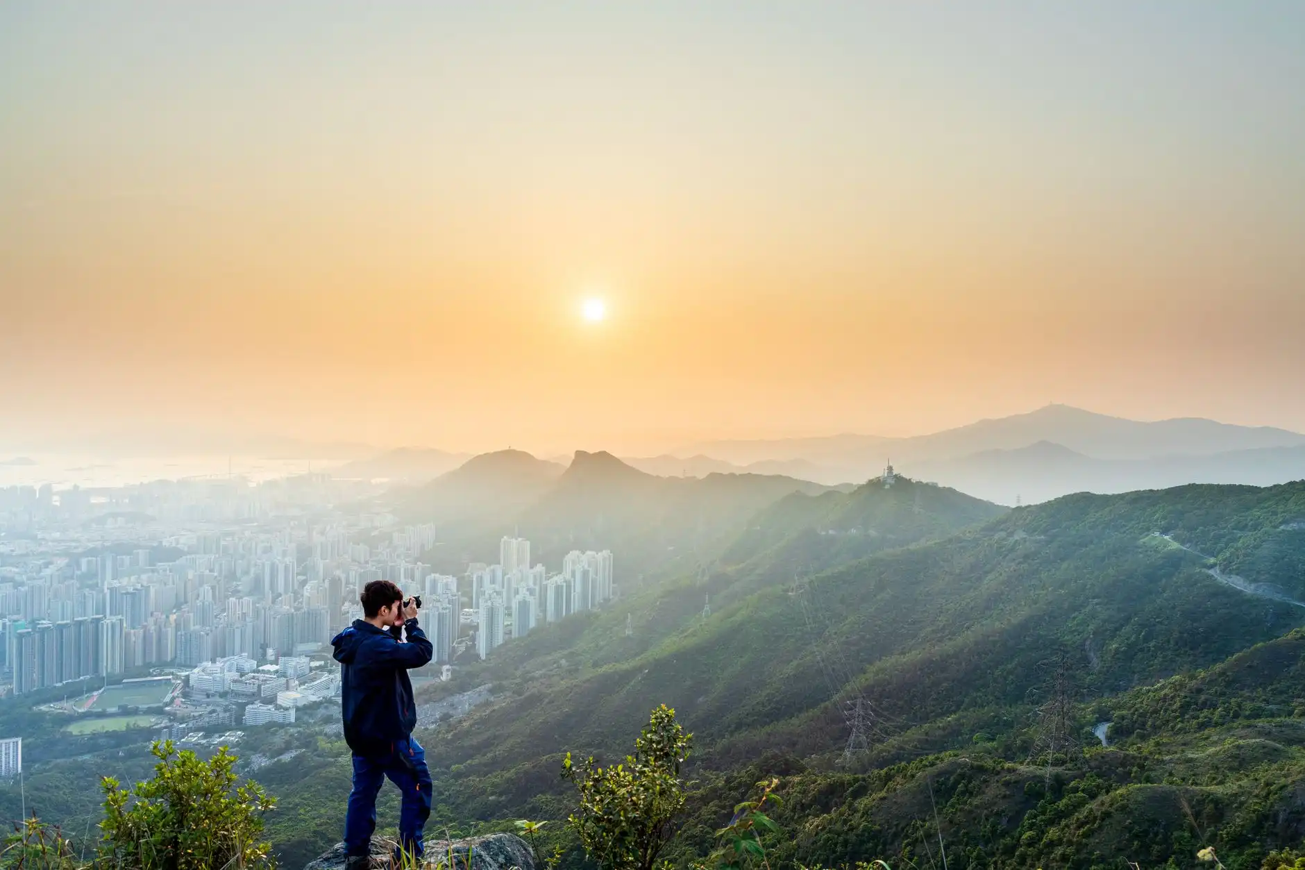 2024年缠绕膜与封箱胶带选购指南：电商物流企业如何降低包装成本