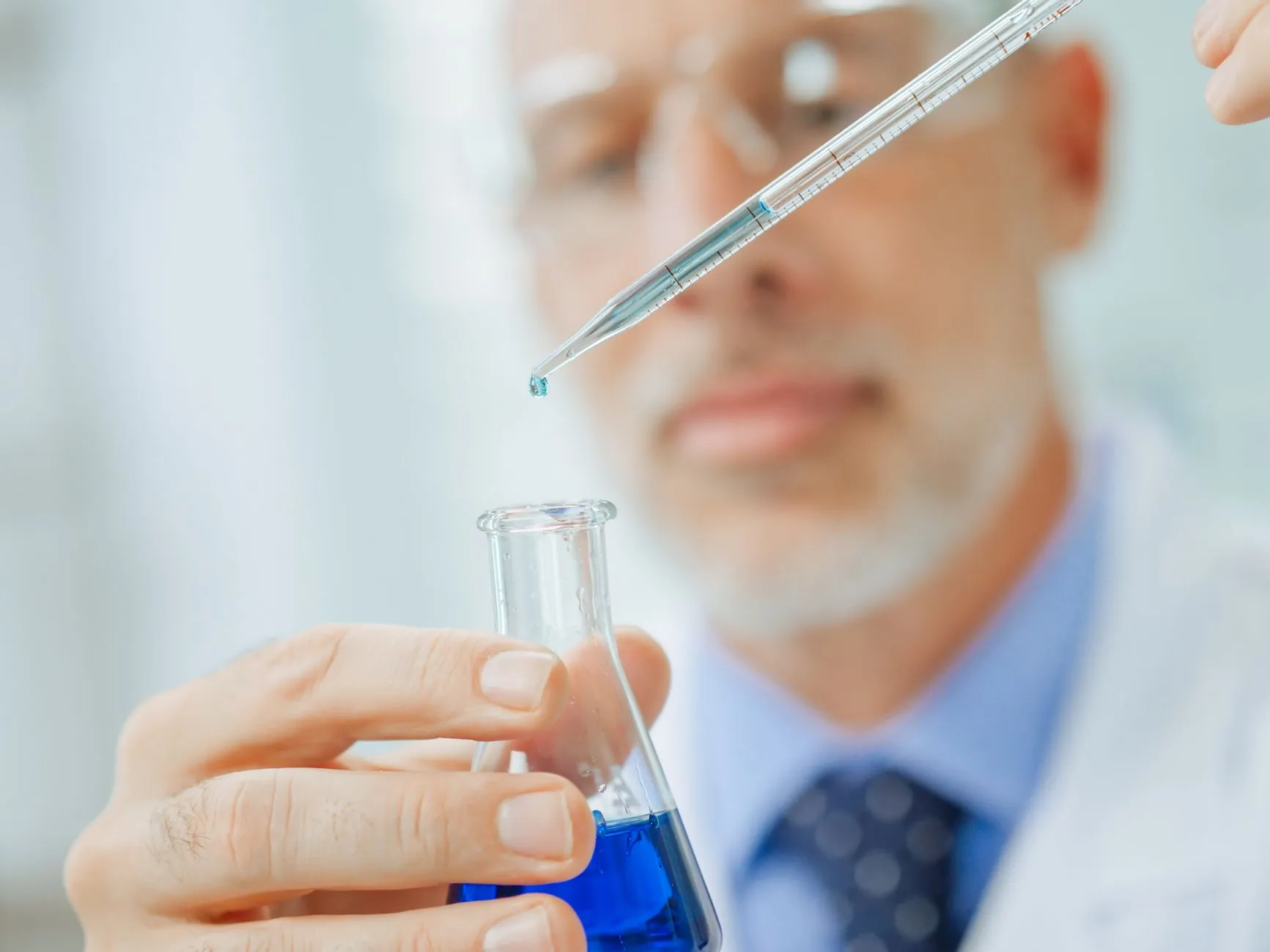 缠绕膜与封箱胶带选型指南：降低珠三角制造业运输损耗的关键