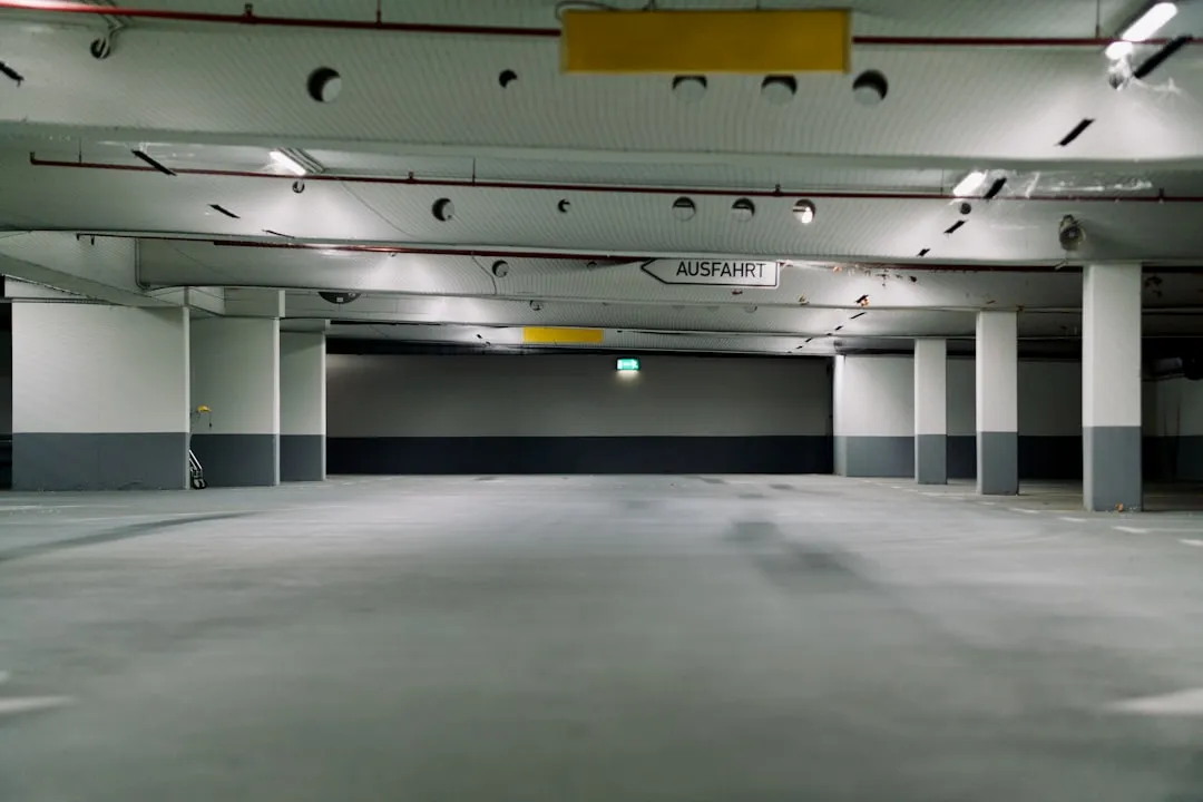 东莞电商物流包装选型指南：气泡膜与珍珠棉的缓冲性能对比分析